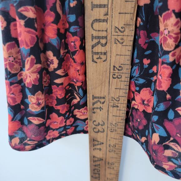 Pleione Sleeveless Blouse Pleated Floral Print Tie in Back Size Medium - Picture 4 of 10